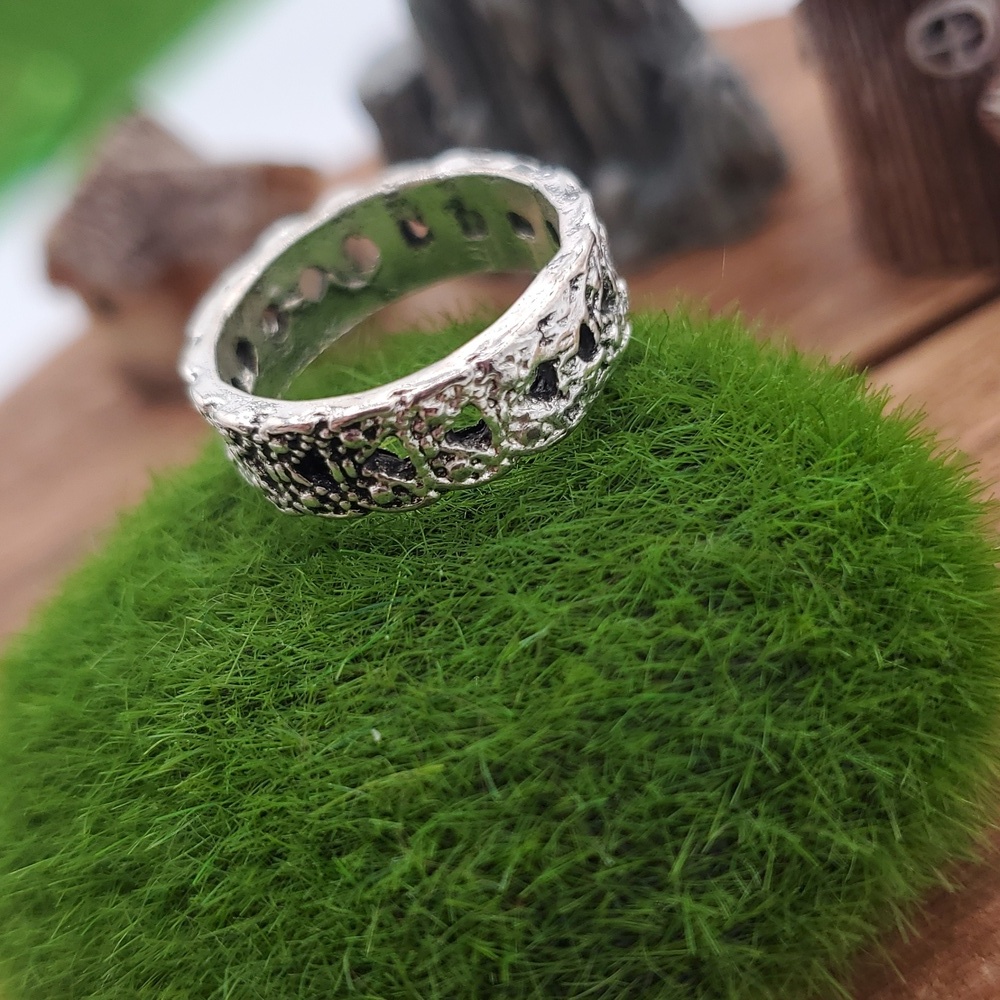 Openwork Buckle Ring Size 5 R812 - Picture 2 of 2